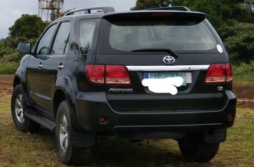 Selling Black Toyota Fortuner 2006 in Makati