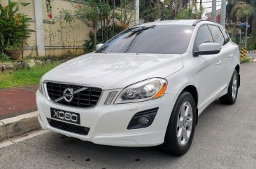 Selling White Volvo XC60 2010 in Quezon