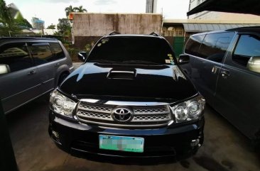 Black Toyota Fortuner 2010 for sale in Caloocan 