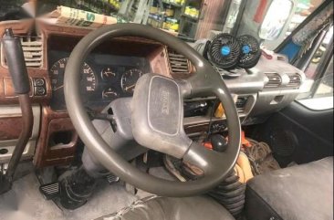 Selling Blue Isuzu Elf 2018 in Quezon