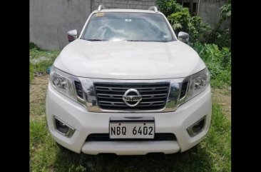 Selling White Nissan Navara 2019 in Caloocan