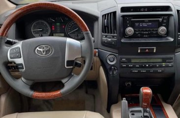 Silver Toyota Land Cruiser 2012 for sale in Automatic