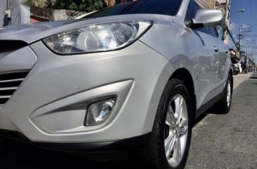 Selling Silver Hyundai Tucson 2010 in Angeles