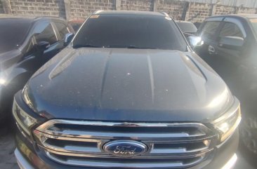 Selling Grey Ford Everest 2018 in Makati