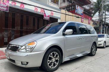 Silver Kia Carnival 2014 for sale in Manila