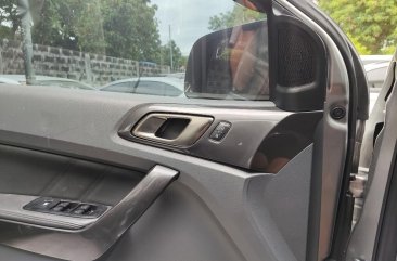 Selling Silver Ford Everest 2018 in Quezon 