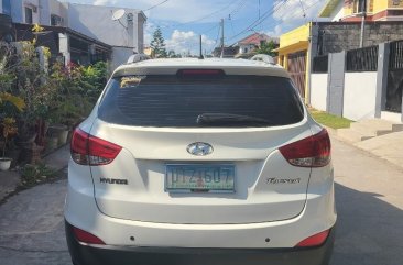 Selling White Hyundai Tucson 2012 in Angeles