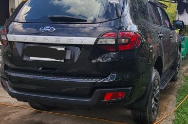 Selling Black Ford Everest 2016 in Pasay