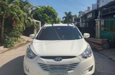 Selling White Hyundai Tucson 2012 in Angeles