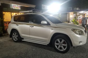 Pearl White Toyota RAV4 2007 for sale in Santa Ana