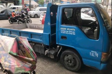 Selling Blue Isuzu Elf 2018 in Quezon 