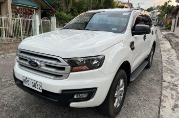 Selling White Ford Everest 2016 in Cebu 