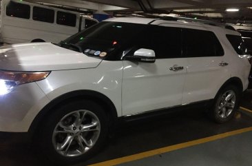 Selling White Ford Explorer 2015 in Quezon 