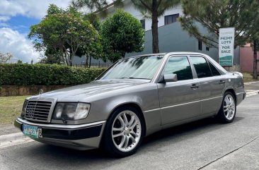 Selling Silver Mercedes-Benz W124 1990 in Antipolo