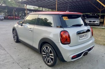 Selling White Mini Cooper S 2019 in Pasig