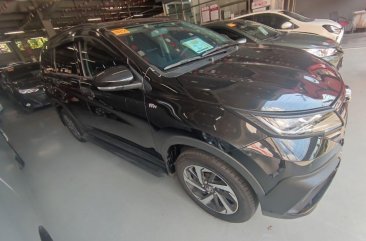 Selling Black Toyota Rush 2020 in Quezon 