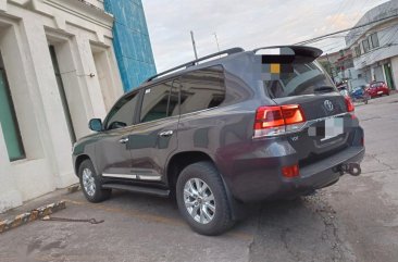 Grey Toyota Land Cruiser 2018 for sale in Automatic