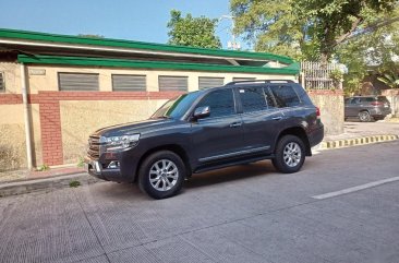 Grey Toyota Land Cruiser 2018 for sale in Automatic