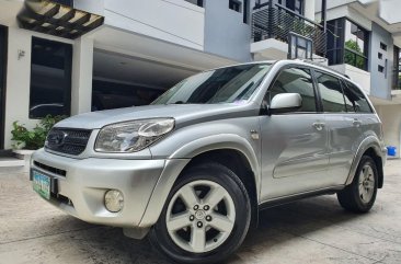 Silver Toyota Rav4 2005 for sale in Quezon City