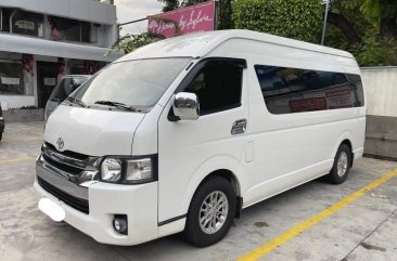 Selling White Toyota Hiace 2017 in Manila
