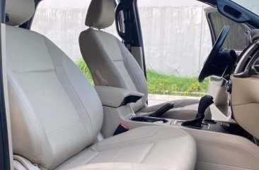 Selling Black Ford Everest 2016 in Taytay