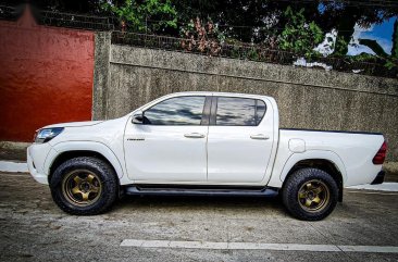 White Toyota Hilux 2019 for sale in Automatic