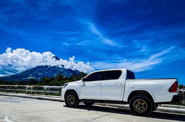 White Toyota Hilux 2019 for sale in Automatic