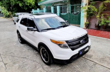 White Ford Explorer 2014 for sale in Automatic