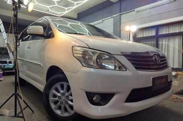 Selling White Toyota Innova 2013 in Manila