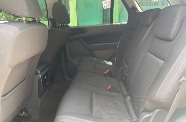 Selling White Ford Everest 2016 in Quezon City