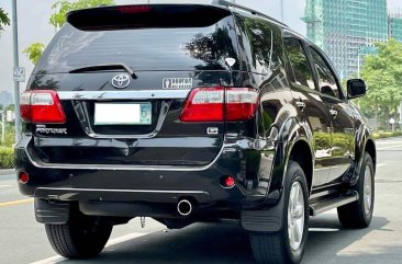 Selling Black Toyota Fortuner 2009 in Makati