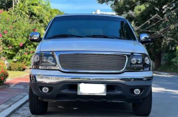 Sell White 2002 Ford Expedition in Quezon City