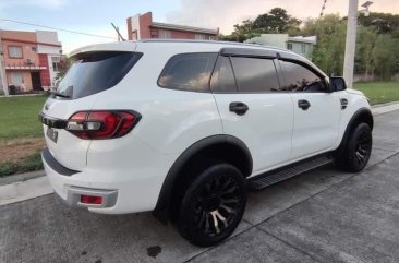 Selling Purple Ford Everest 2018 in Imus