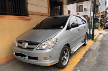 Purple Toyota Innova 2008 for sale in Manual