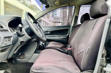 Selling Purple Toyota Avanza 2017 in Makati