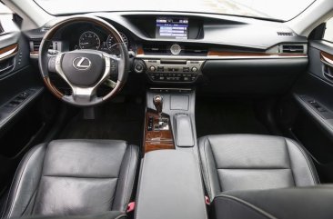 Sell Purple 2014 Lexus ES in Quezon City