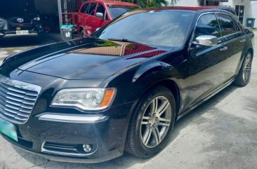 Selling Purple Chrysler 300c 2012 in Pasig