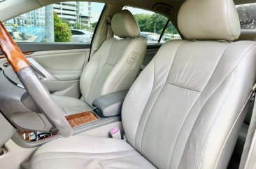 Sell Purple 2009 Toyota Camry in Makati