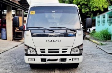 2022 Isuzu Nhr in Bacoor, Cavite