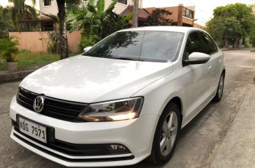 Purple Volkswagen Jetta 2016 for sale in Manual