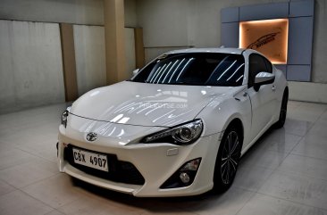 2016 Toyota 86 2.0 White Pearl MT in Lemery, Batangas