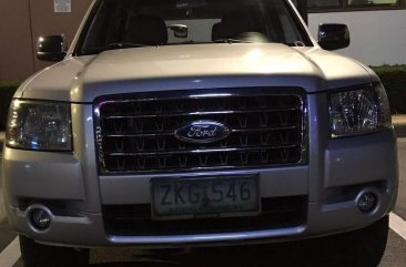 Selling Purple Ford Everest 2007 in Balanga