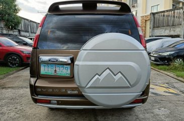 Purple Ford Everest 2012 for sale in Automatic