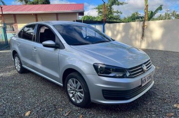 Selling Purple Volkswagen Transporter 2017 in Malvar