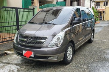 Selling Purple Hyundai Starex 2012 in Manila