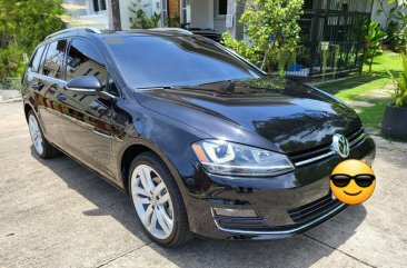 Purple Volkswagen Golf 2017 for sale in Automatic
