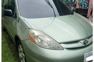 Purple Toyota Sienna 2010 for sale in Automatic