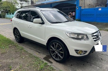 Sell Purple 2010 Hyundai Santa Fe in Quezon City