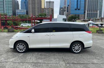 Pearl White Toyota Previa 2013 for sale in Automatic