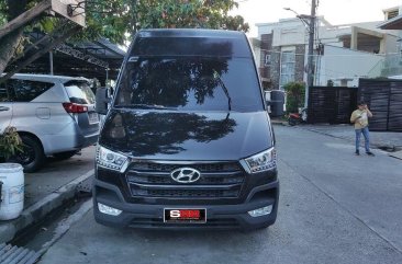 Purple Hyundai H350 2017 for sale in Manual